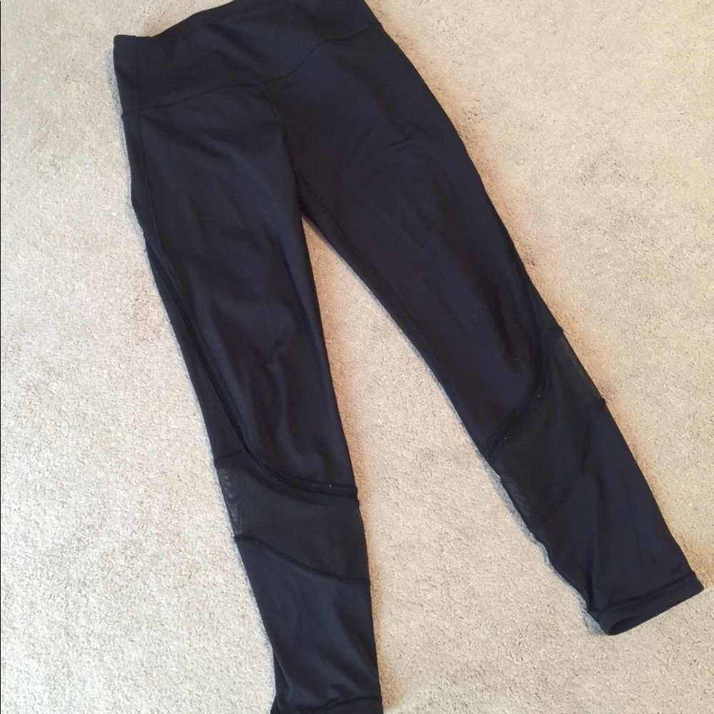 Lululemon Mesh Accent High Rise 7/8 Leggings